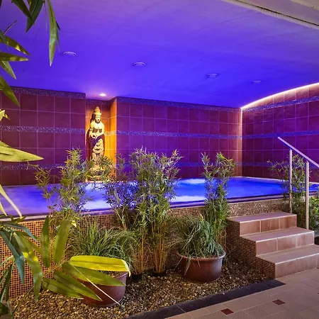 Thermen Hotel *